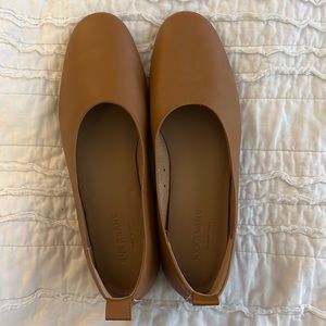 Everlane Italian Leather Day Glove flats in Toasted Almond Size 8